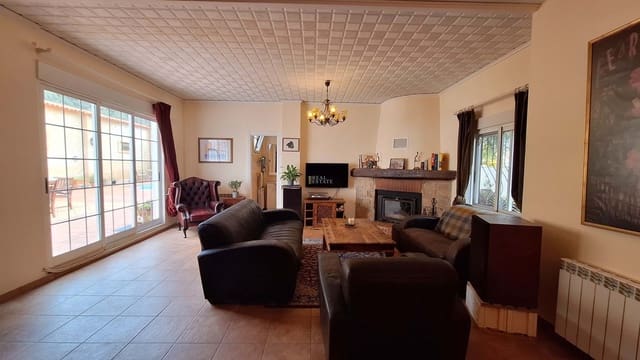 3 makuuhuone Huvila myytävänä paikassa Barx mukana uima-altaan 
autotalli - 345 000 € (Ref: 9598399)