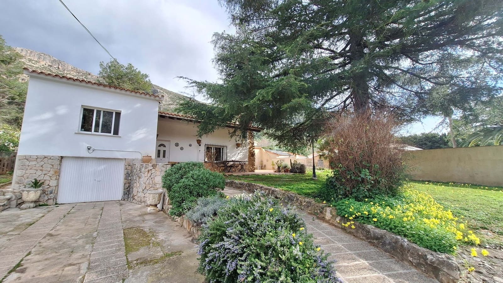 3 makuuhuone Huvila myytävänä paikassa Barx mukana uima-altaan 
autotalli - 345 000 € (Ref: 9598399)