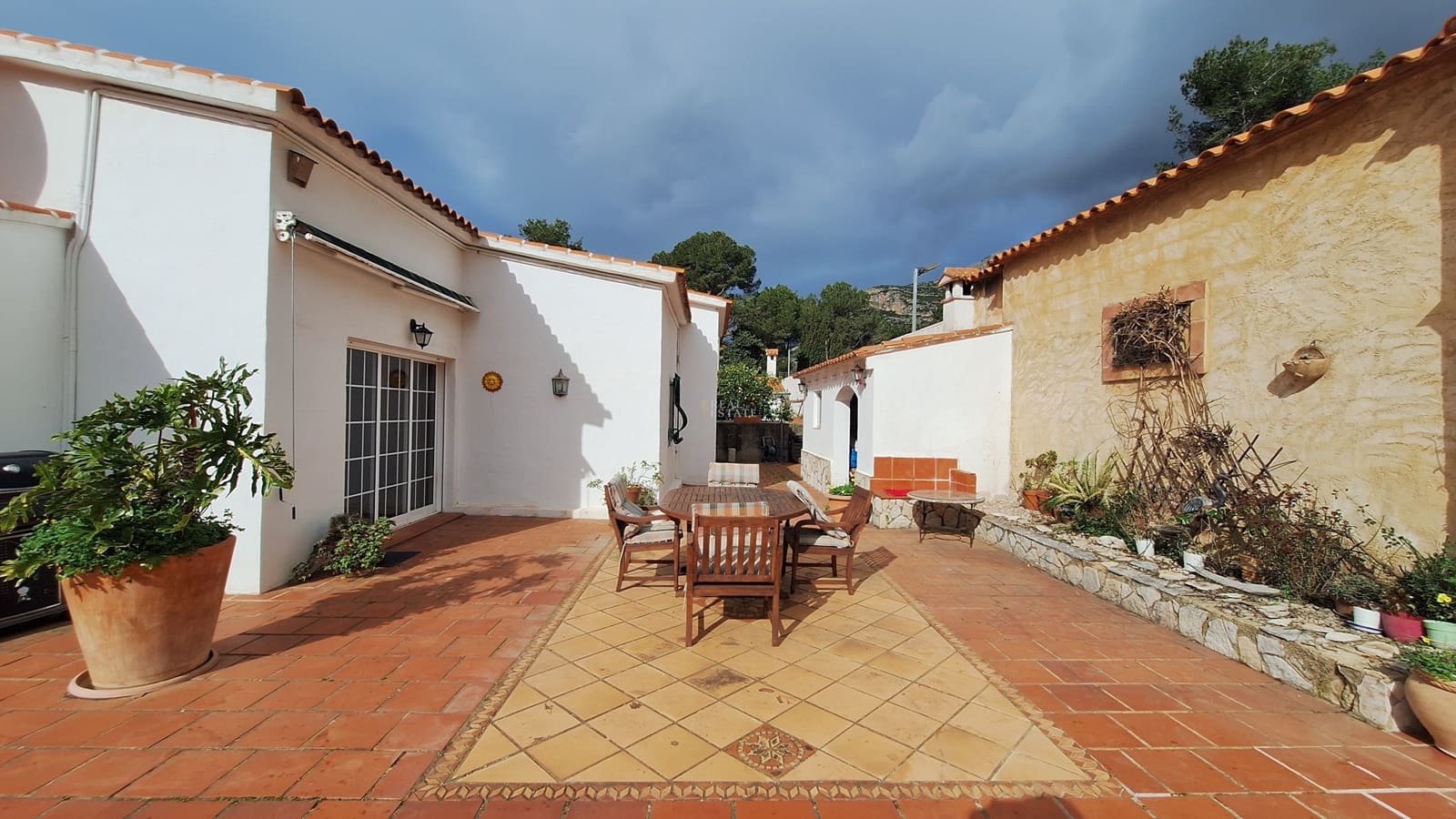 3 makuuhuone Huvila myytävänä paikassa Barx mukana uima-altaan 
autotalli - 345 000 € (Ref: 9598399)