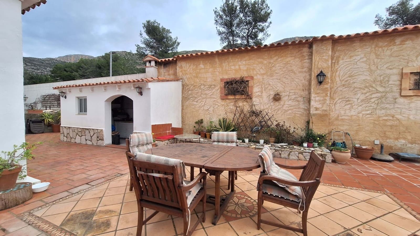 3 makuuhuone Huvila myytävänä paikassa Barx mukana uima-altaan 
autotalli - 345 000 € (Ref: 9598399)