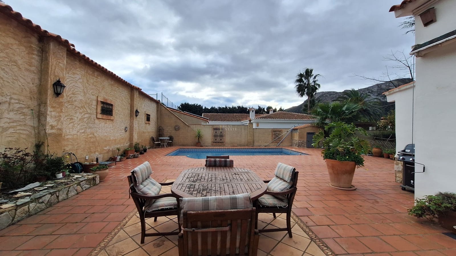 3 makuuhuone Huvila myytävänä paikassa Barx mukana uima-altaan 
autotalli - 345 000 € (Ref: 9598399)