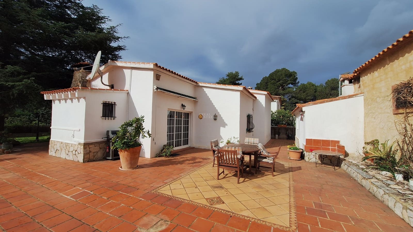 3 makuuhuone Huvila myytävänä paikassa Barx mukana uima-altaan 
autotalli - 345 000 € (Ref: 9598399)