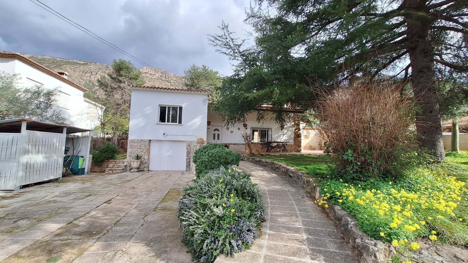 3 makuuhuone Huvila myytävänä paikassa Barx mukana uima-altaan 
autotalli - 345 000 € (Ref: 9598399)