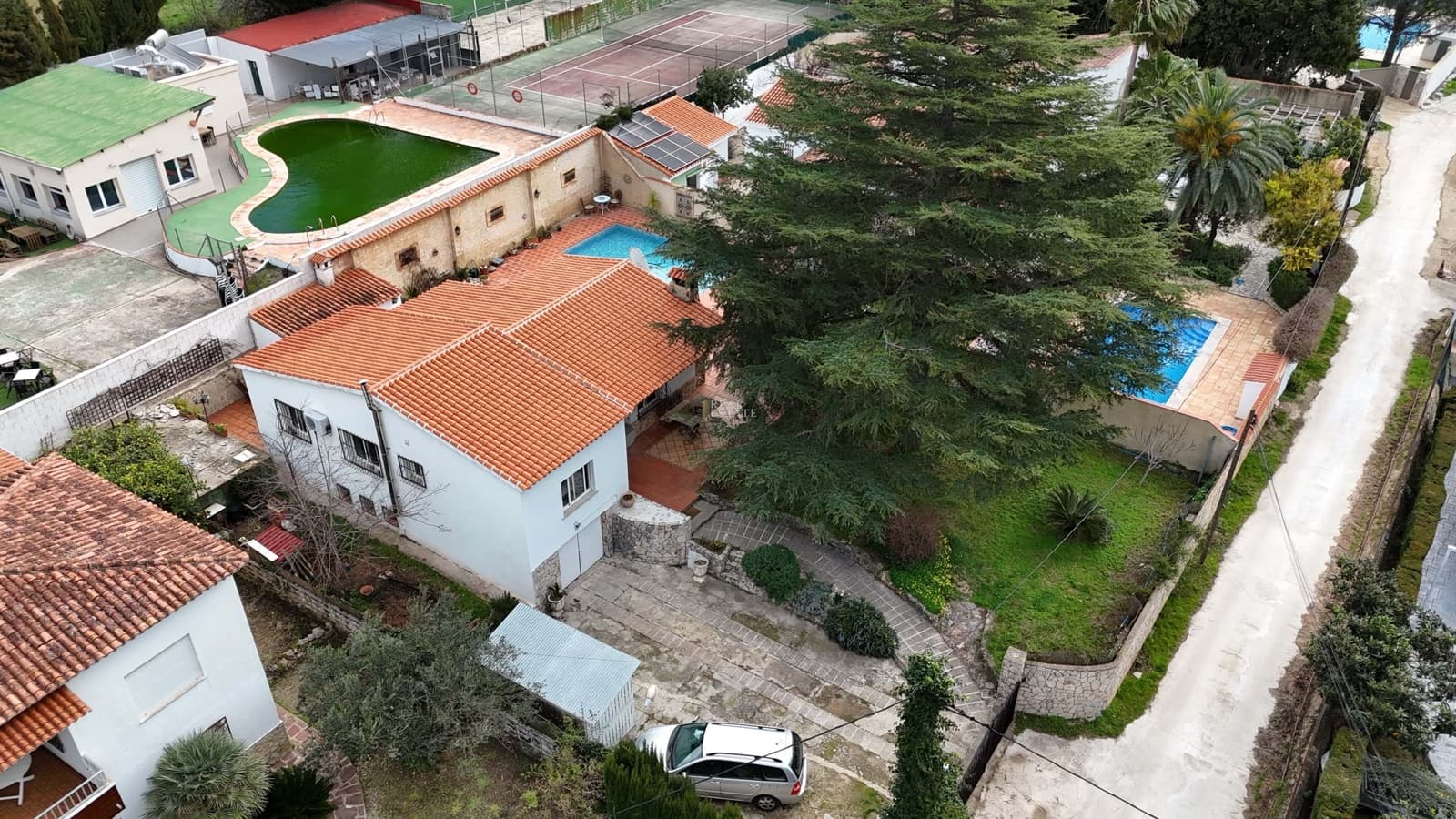 3 makuuhuone Huvila myytävänä paikassa Barx mukana uima-altaan 
autotalli - 345 000 € (Ref: 9598399)