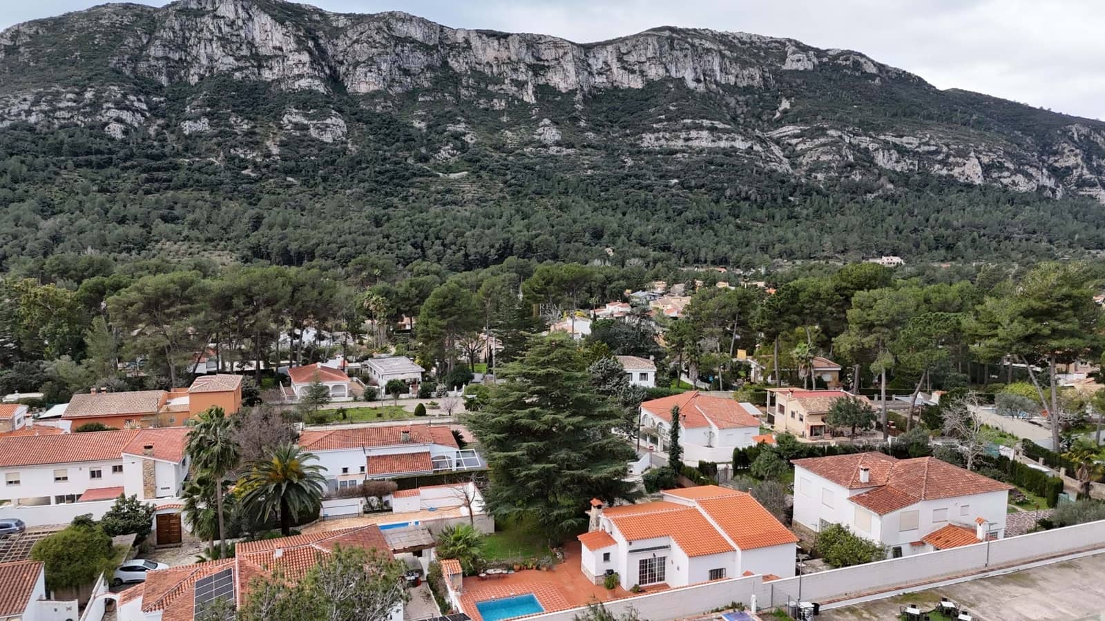 3 makuuhuone Huvila myytävänä paikassa Barx mukana uima-altaan 
autotalli - 345 000 € (Ref: 9598399)