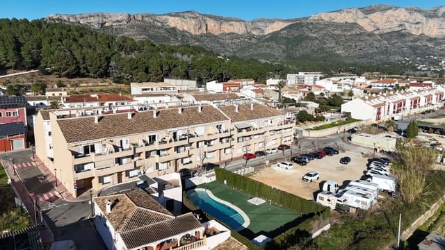 Apartamento de 4 habitaciones en Dénia en venta con piscina garaje - 410.000 € (Ref: 9610653)
