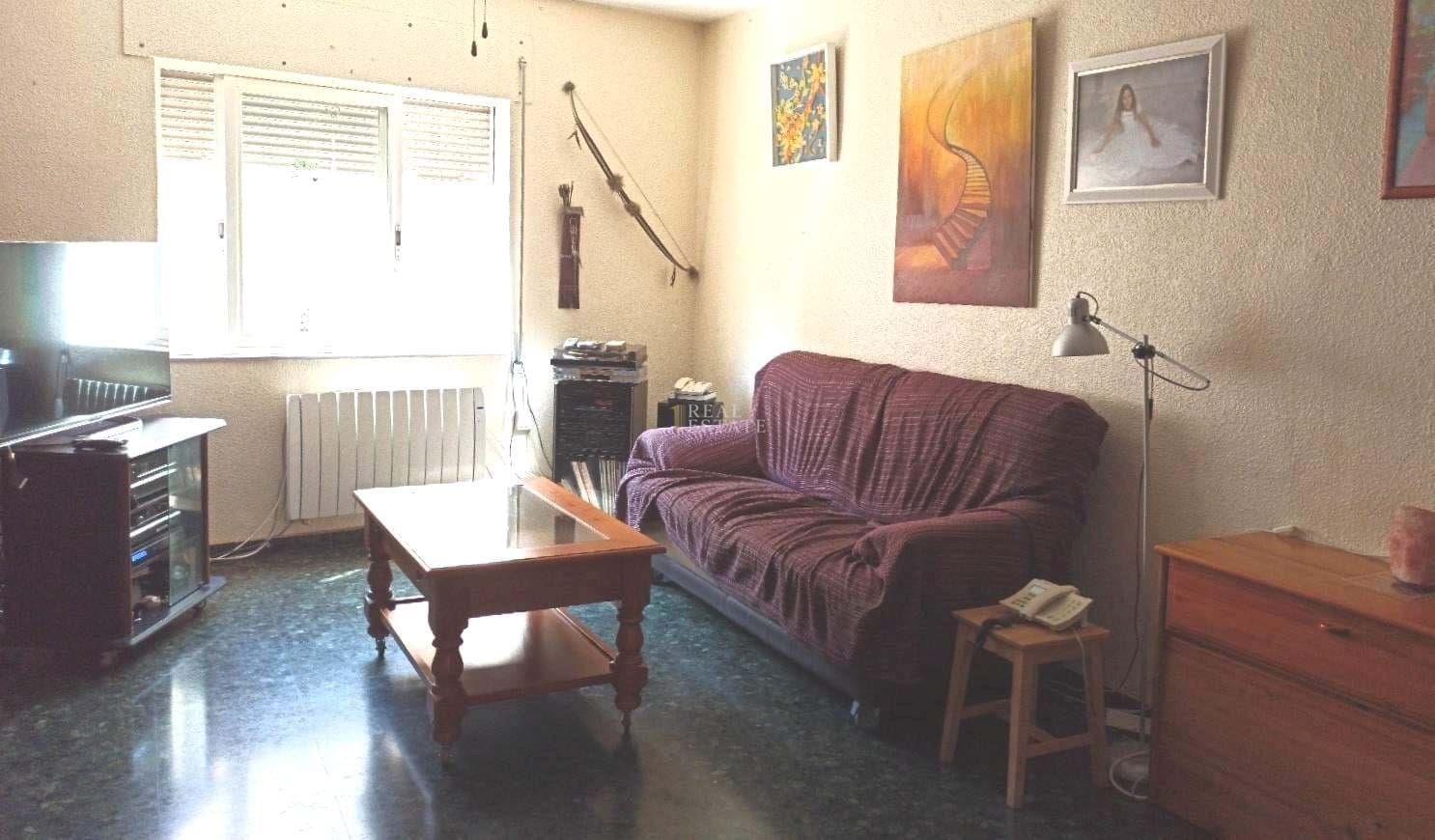 4 soverom Hus til salgs i Beniajan med garasje - € 230 000 (Ref: 9611921)