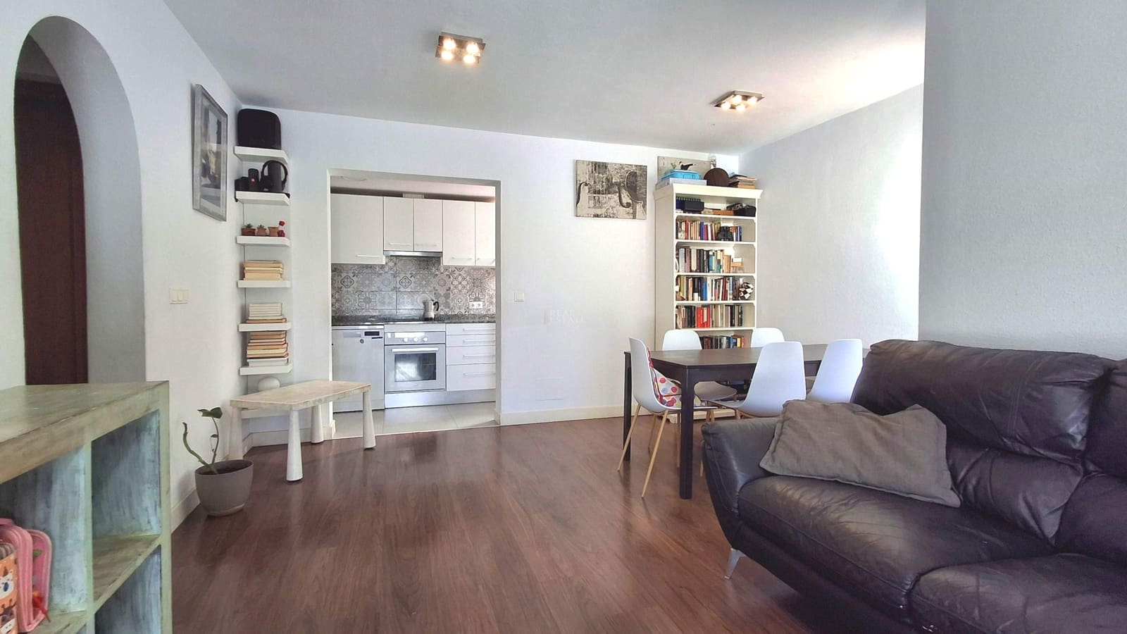 2 makuuhuone Huoneisto myytävänä paikassa Elche / Elx mukana uima-altaan 
autotalli - 280 000 € (Ref: 9618741)