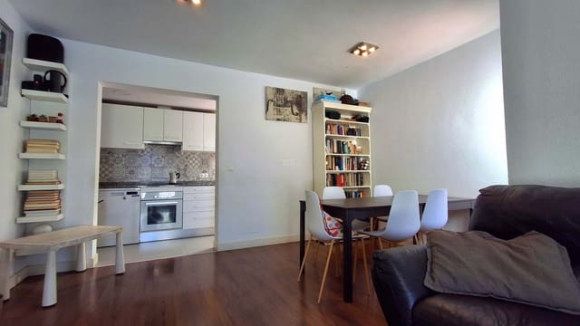 2 makuuhuone Huoneisto myytävänä paikassa Elche / Elx mukana uima-altaan 
autotalli - 280 000 € (Ref: 9618741)