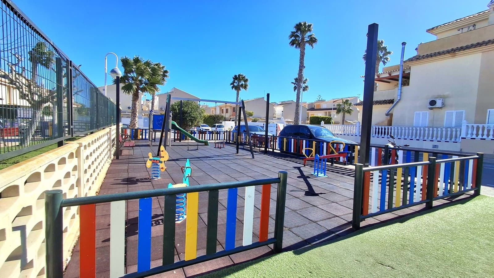 2 makuuhuone Huoneisto myytävänä paikassa Elche / Elx mukana uima-altaan 
autotalli - 280 000 € (Ref: 9618741)