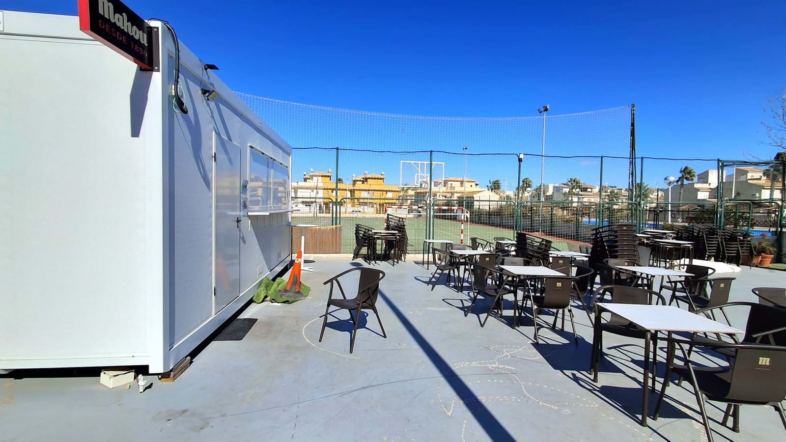 2 makuuhuone Huoneisto myytävänä paikassa Elche / Elx mukana uima-altaan 
autotalli - 280 000 € (Ref: 9618741)