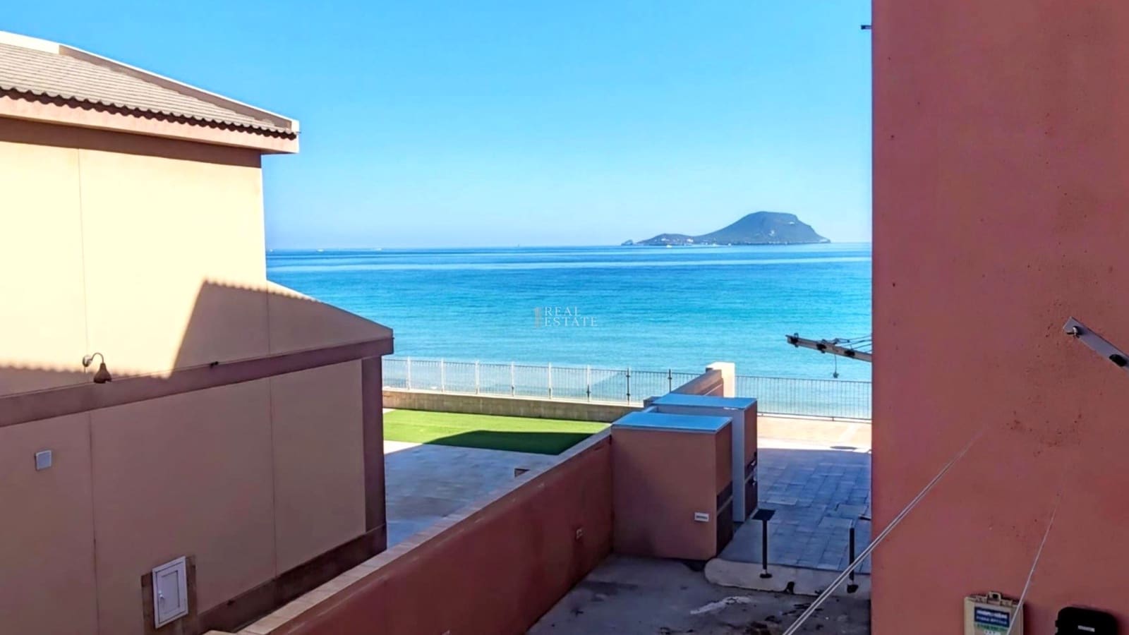 2 soveværelse Lejlighed til salg i La Manga del Mar Menor med garage - € 135.000 (Ref: 9624286)