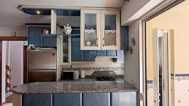 2 soveværelse Lejlighed til salg i La Manga del Mar Menor med garage - € 135.000 (Ref: 9624286)