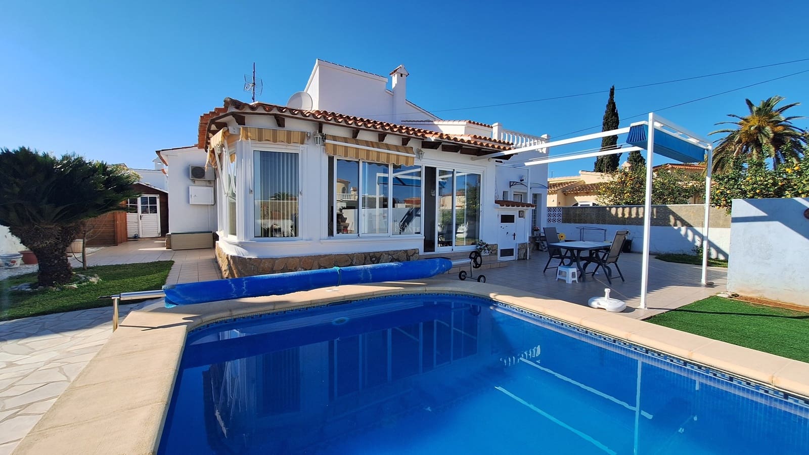 4 bedroom Villa for sale in Els Poblets with pool - € 575,000 (Ref: 9626940)