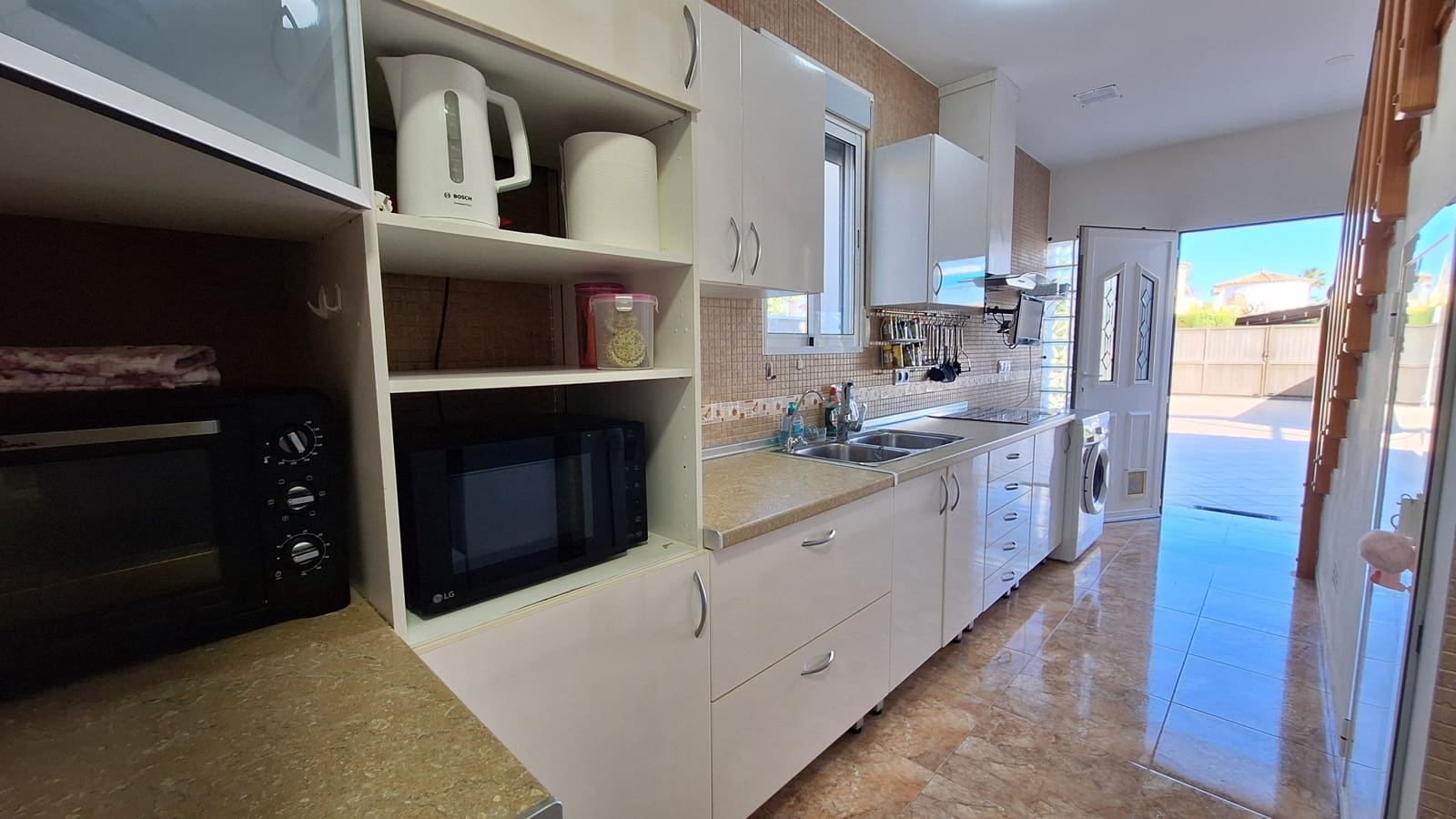 4 bedroom Villa for sale in Els Poblets with pool - € 575,000 (Ref: 9626940)