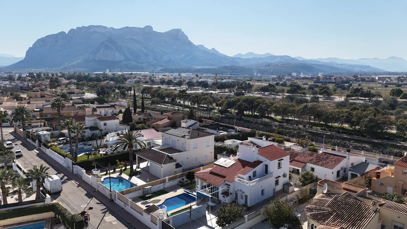 4 bedroom Villa for sale in Els Poblets with pool - € 575,000 (Ref: 9626940)