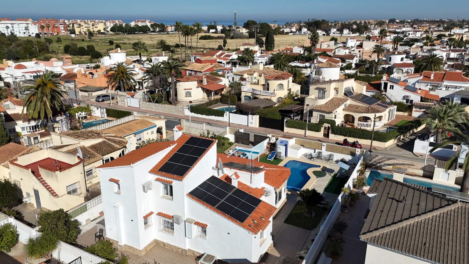 4 bedroom Villa for sale in Els Poblets with pool - € 575,000 (Ref: 9626940)
