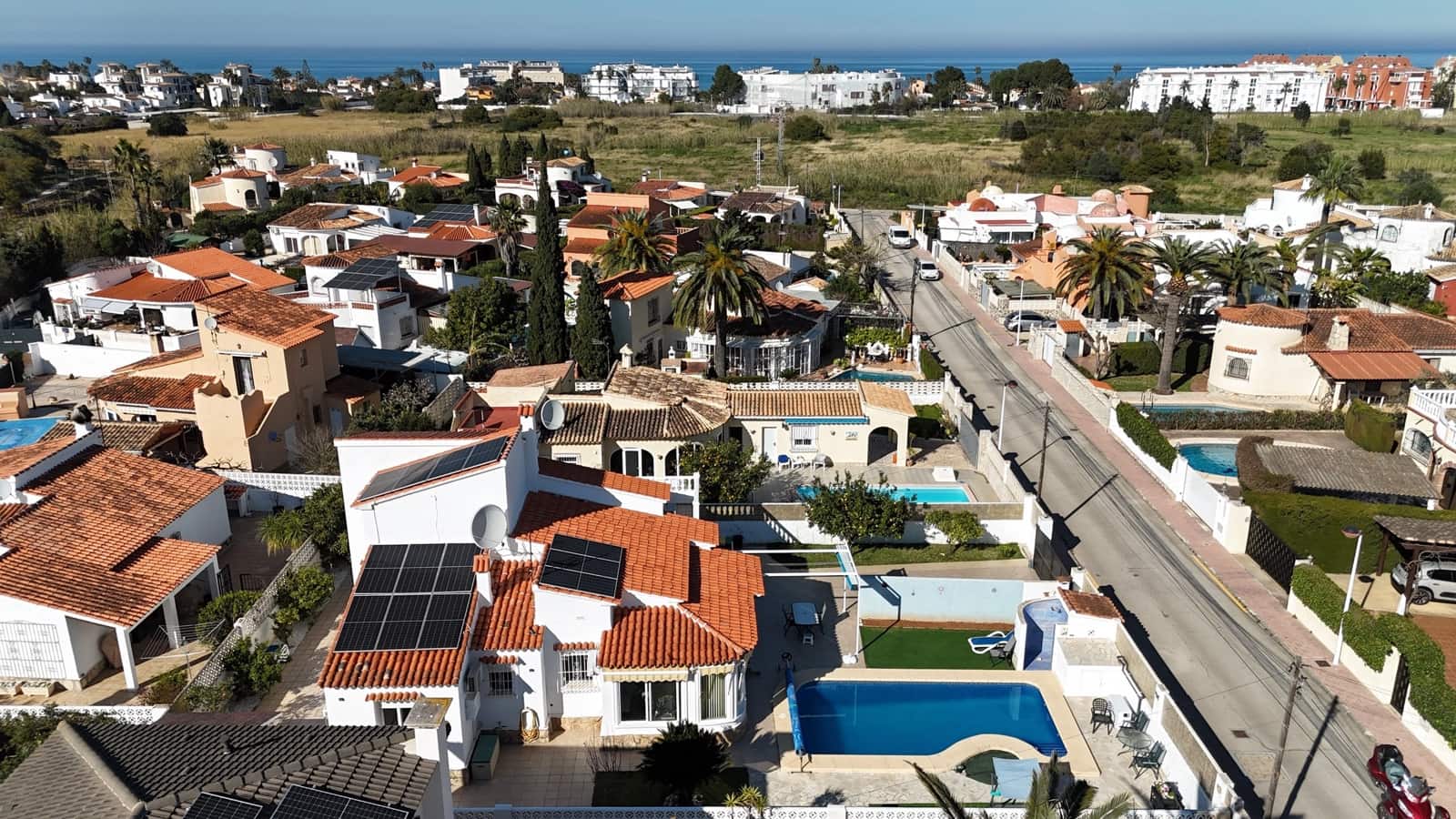 4 bedroom Villa for sale in Els Poblets with pool - € 575,000 (Ref: 9626940)