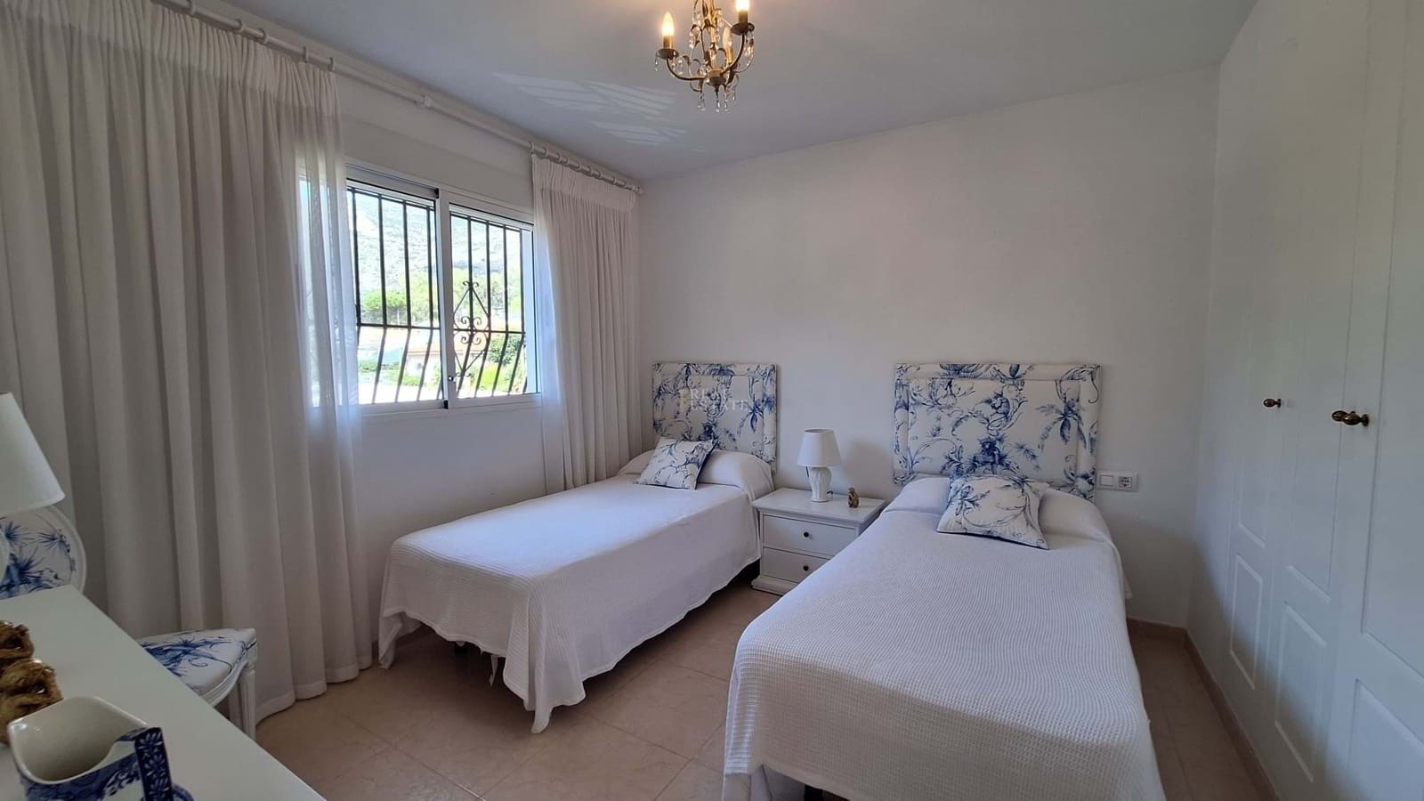 Chalet de 4 habitaciones en Barx en venta con piscina garaje - 399.000 € (Ref: 9629433)