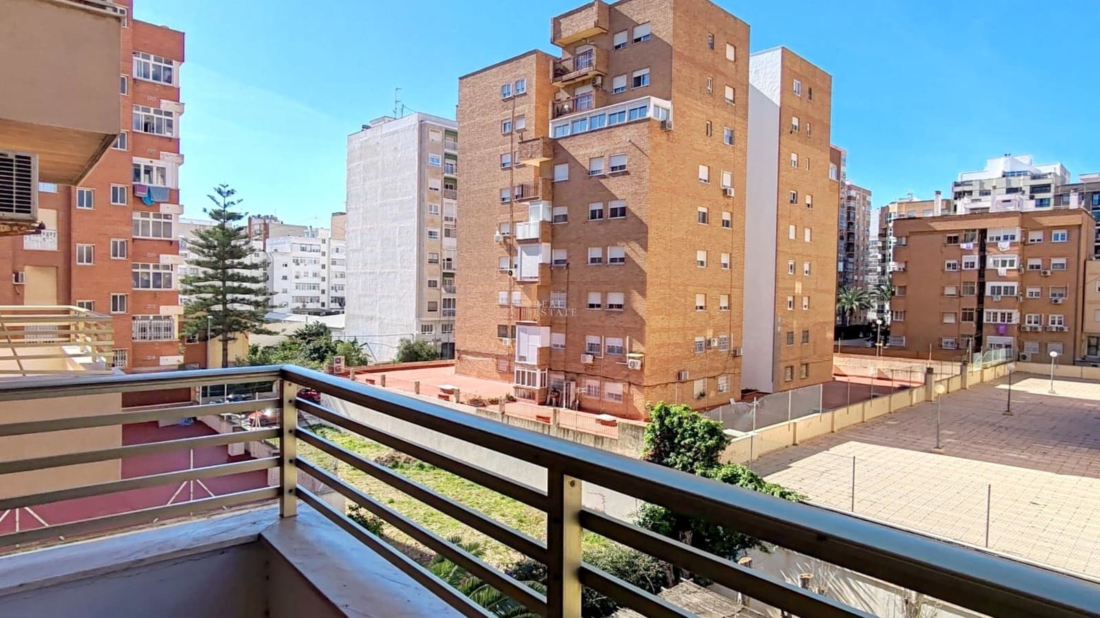 4 bedroom Apartment for sale in Cartagena with garage - € 410,000 (Ref: 9641387)