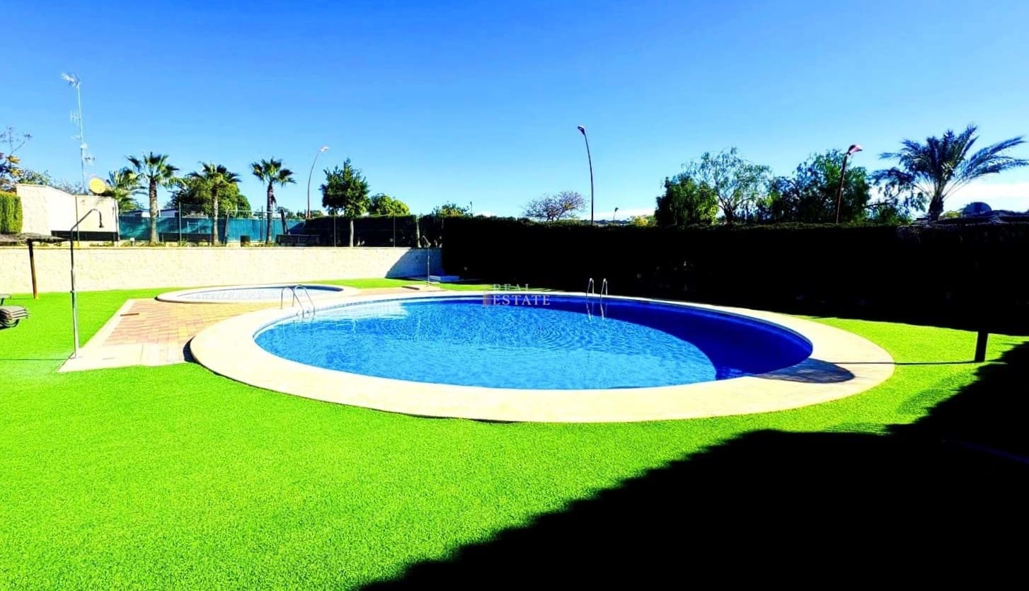 3 soverom Villa til salgs i Molina de Segura med svømmebasseng garasje - € 349 000 (Ref: 9642834)