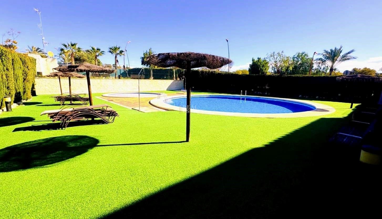 3 soverom Villa til salgs i Molina de Segura med svømmebasseng garasje - € 349 000 (Ref: 9642834)