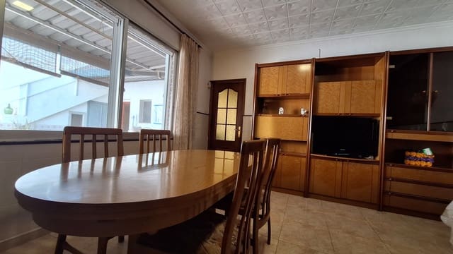 4 chambre Villa/Maison Semi-Mitoyenne à vendre à Alicante ville avec garage - 231 000 € (Ref: 9643548)