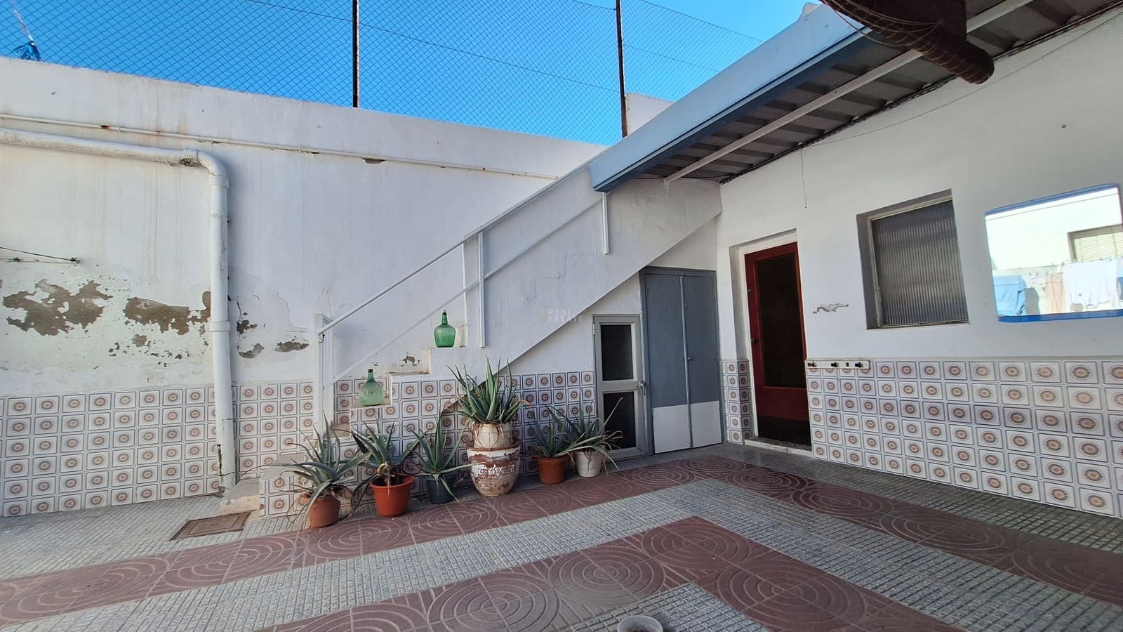 4 chambre Villa/Maison Semi-Mitoyenne à vendre à Alicante ville avec garage - 231 000 € (Ref: 9643548)