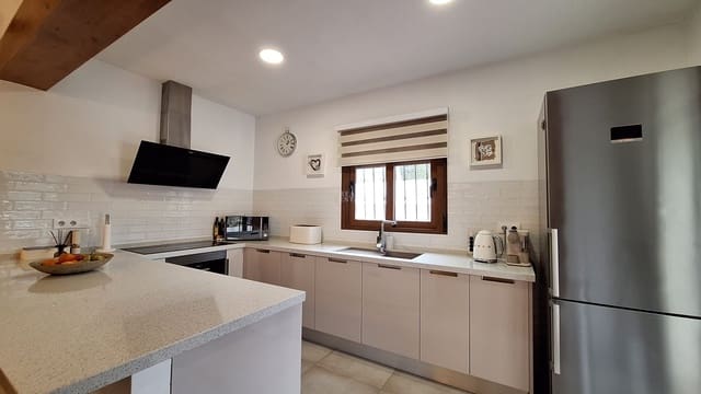 3 makuuhuone Huvila myytävänä paikassa Alcalalí / Alcanalí mukana uima-altaan - 585 000 € (Ref: 9643550)