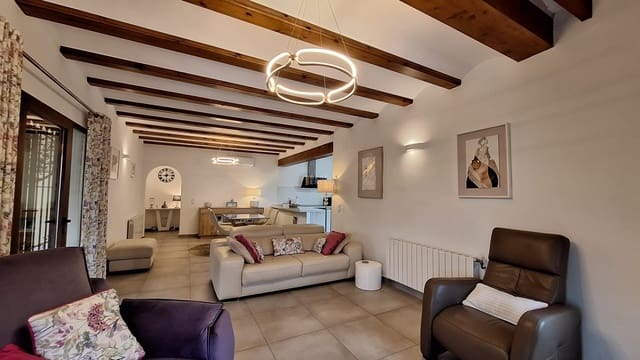 3 makuuhuone Huvila myytävänä paikassa Alcalalí / Alcanalí mukana uima-altaan - 585 000 € (Ref: 9643550)