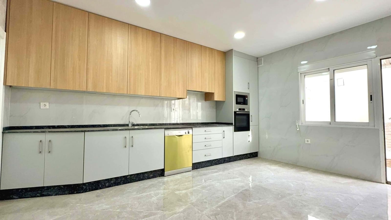 3 makuuhuone Omakotitalo myytävänä paikassa Molina de Segura - 240 000 € (Ref: 9664356)