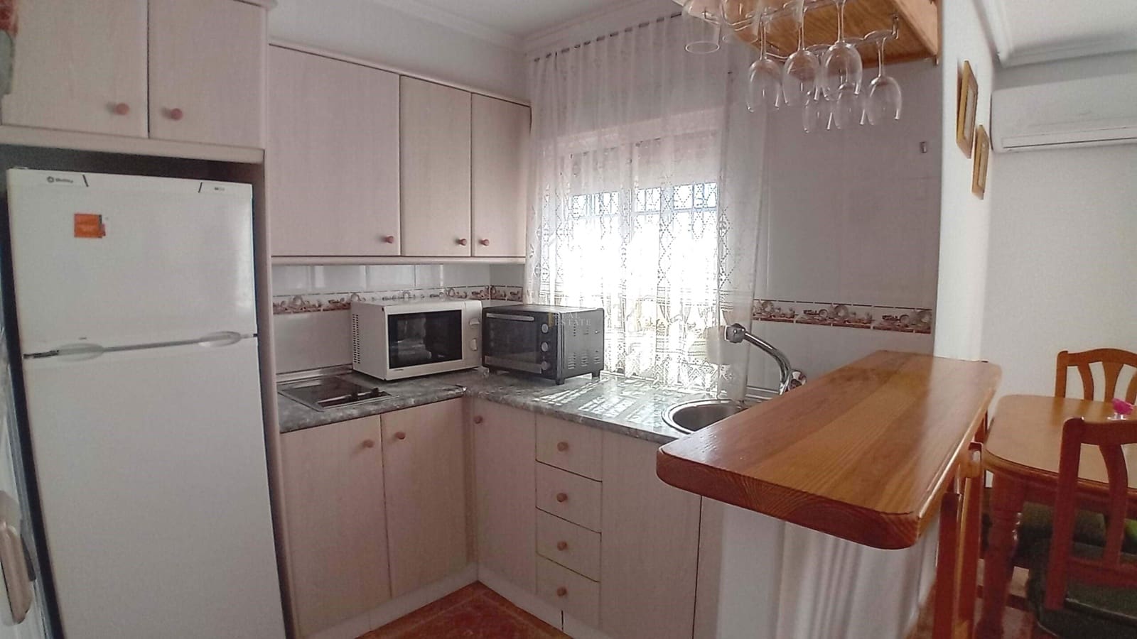 Bungalow de 2 habitaciones en Santa Pola en venta - 165.000 € (Ref: 9671149)