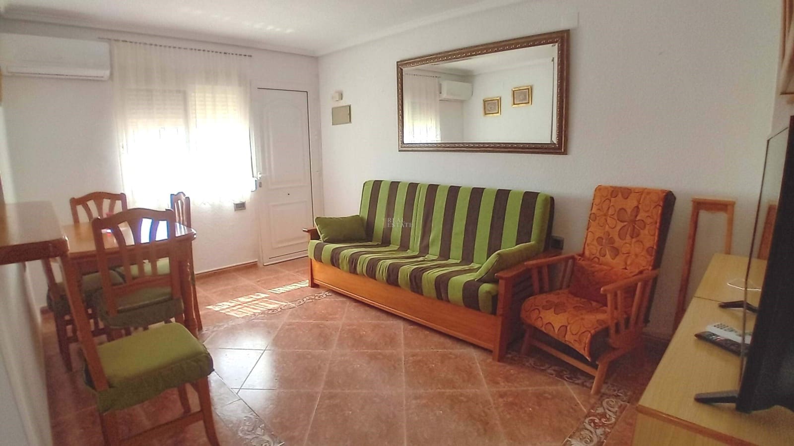 Bungalow de 2 habitaciones en Santa Pola en venta - 165.000 € (Ref: 9671149)