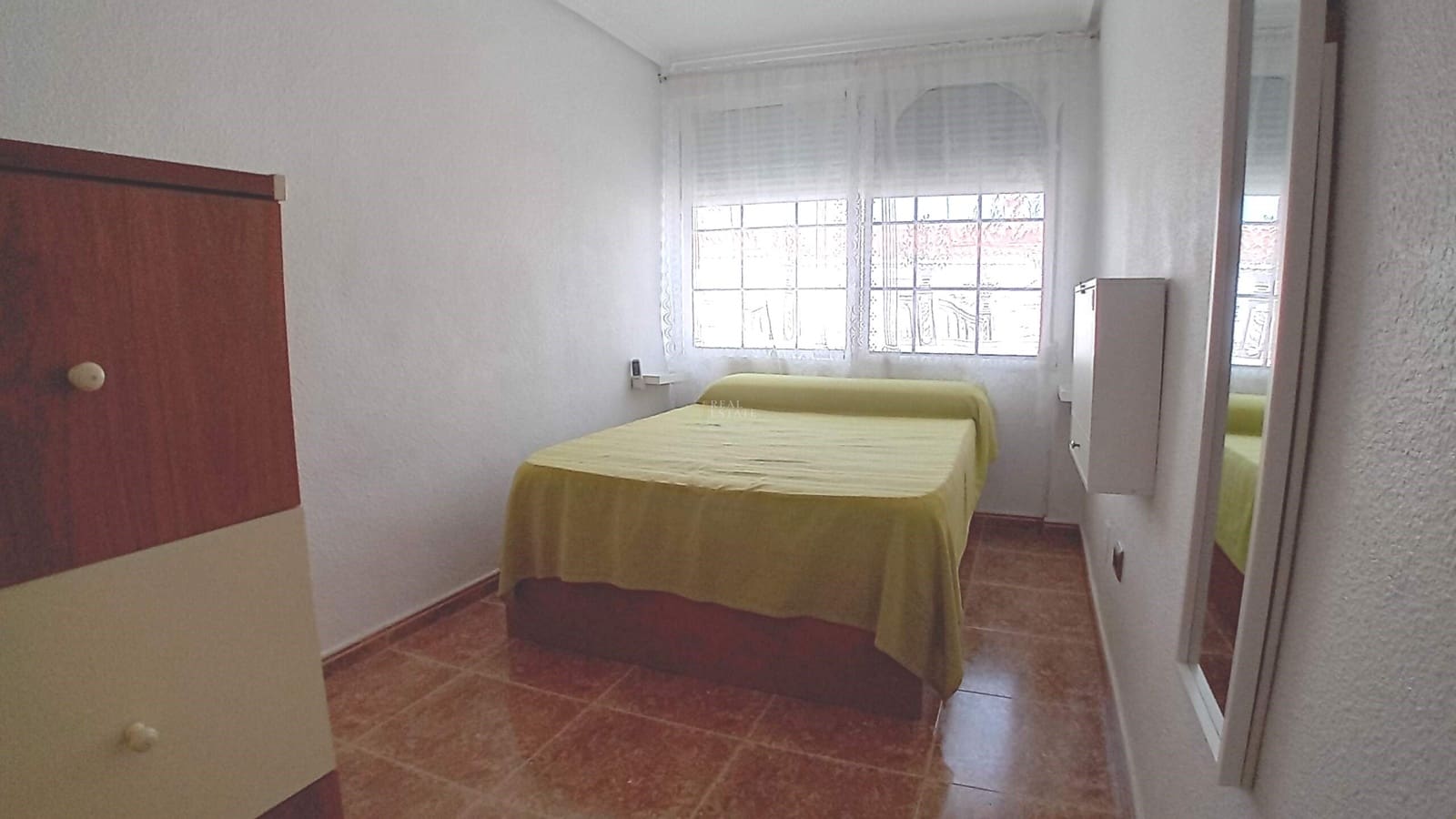 Bungalow de 2 habitaciones en Santa Pola en venta - 165.000 € (Ref: 9671149)