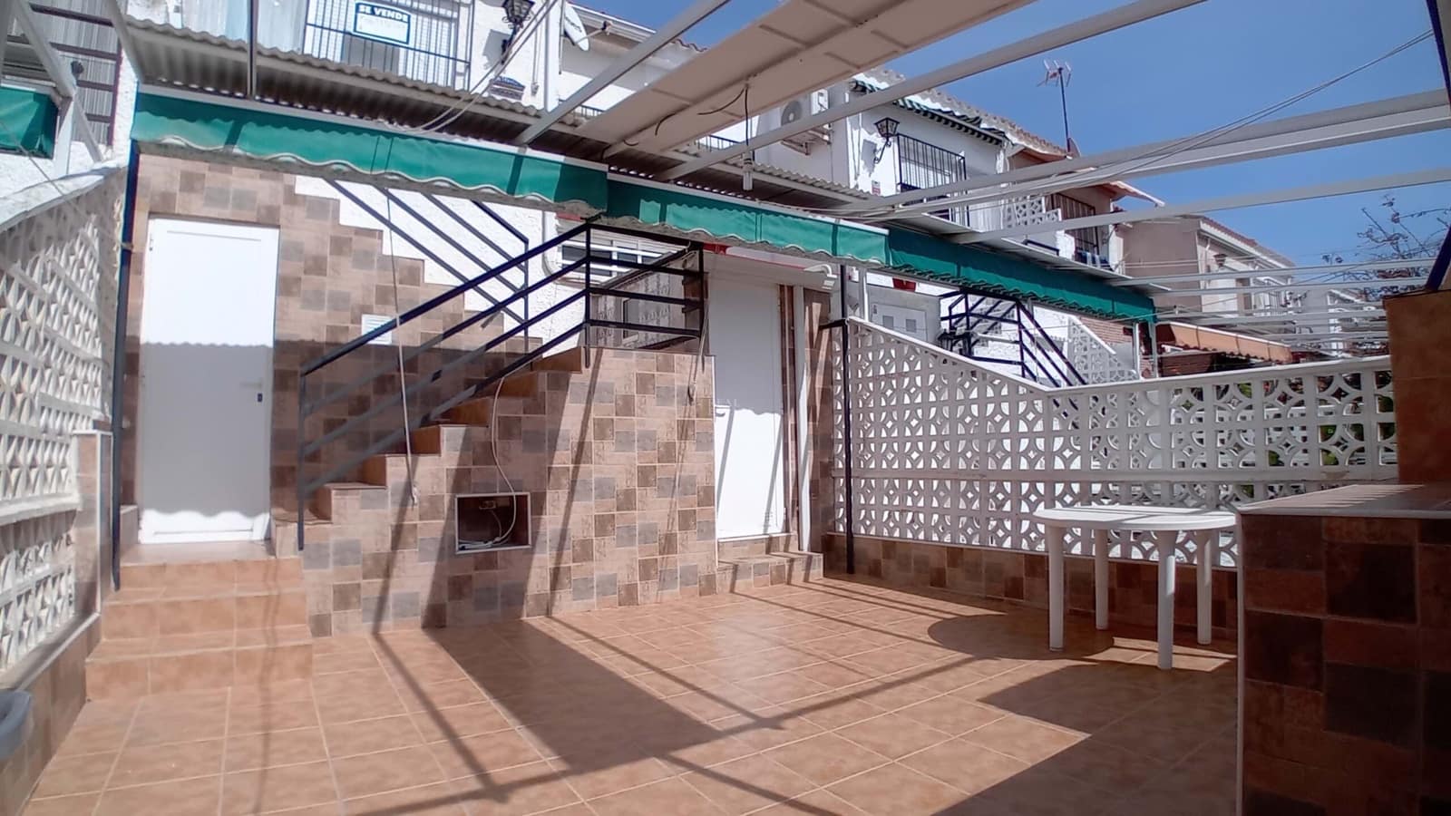 Bungalow de 2 habitaciones en Santa Pola en venta - 165.000 € (Ref: 9671149)