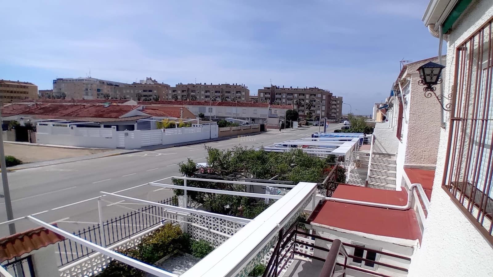 Bungalow de 2 habitaciones en Santa Pola en venta - 165.000 € (Ref: 9671149)