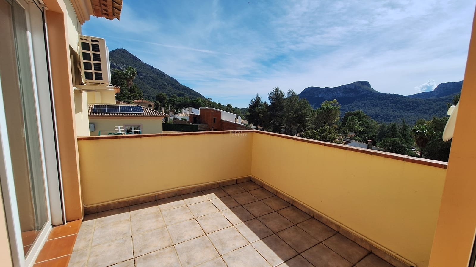 Chalet de 6 habitaciones en Barx en venta con piscina garaje - 580.000 € (Ref: 9676523)