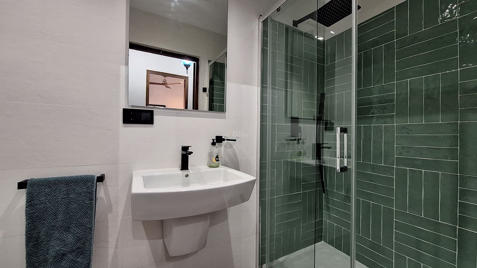 3 makuuhuone Omakotitalo myytävänä paikassa Pego - 325 000 € (Ref: 9676524)