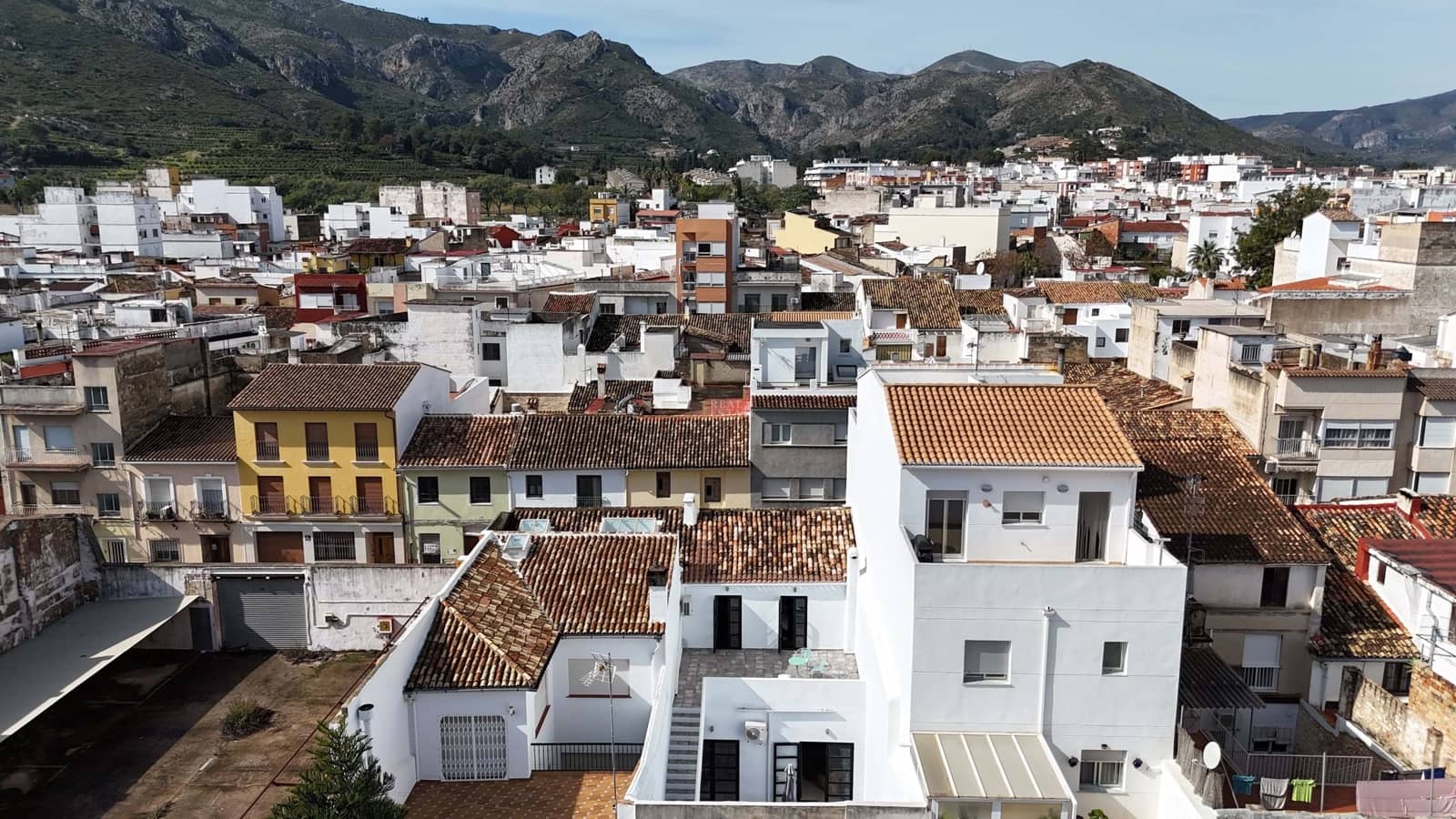 3 makuuhuone Omakotitalo myytävänä paikassa Pego - 325 000 € (Ref: 9676524)