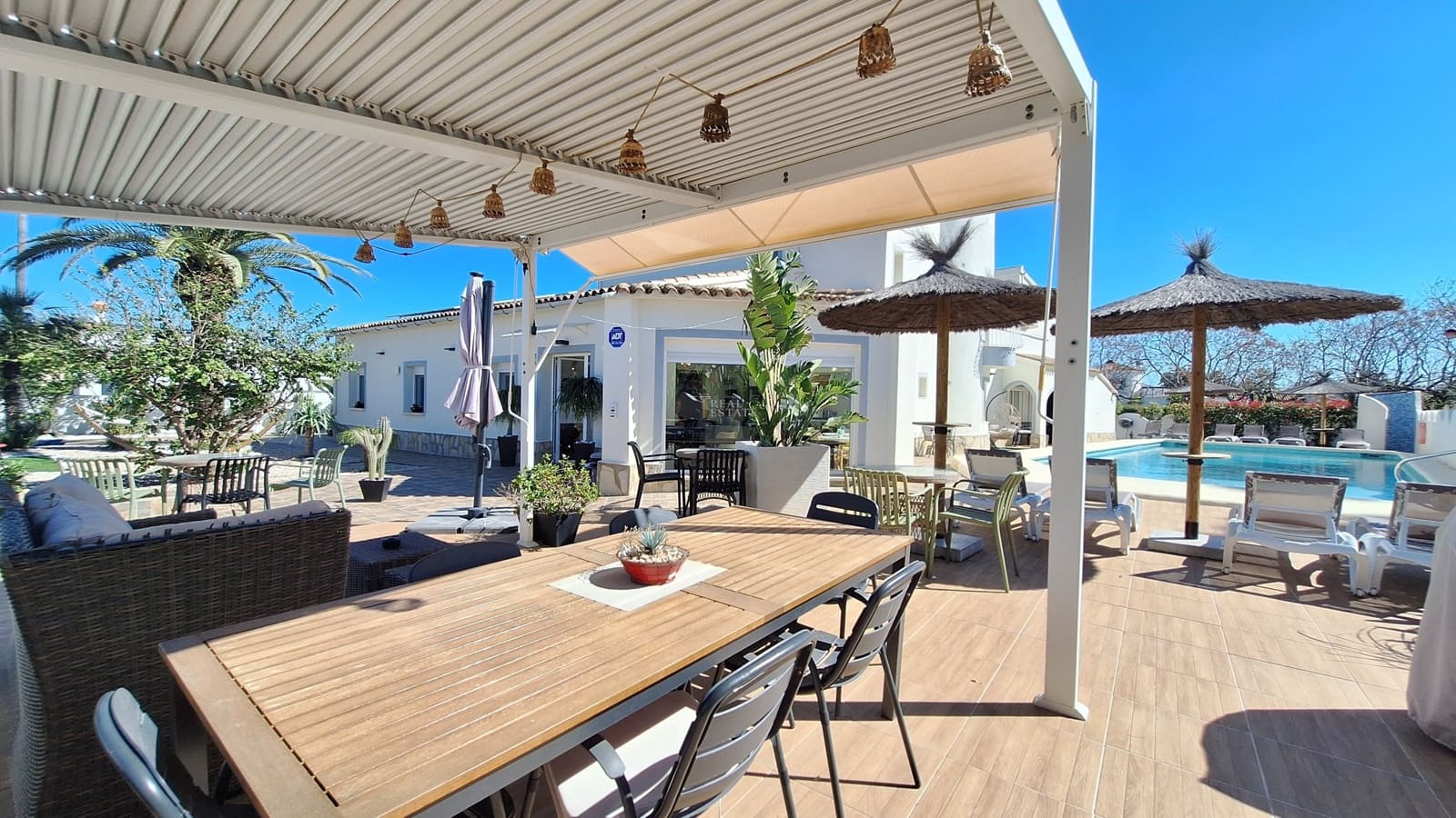 8 camera da letto Villa in vendita in Denia con piscina garage - 1.180.000 € (Rif: 9679234)