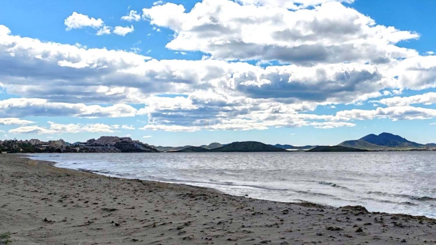 2 slaapkamer Appartement te koop in La Manga del Mar Menor met zwembad garage - € 180.000 (Ref: 9685647)