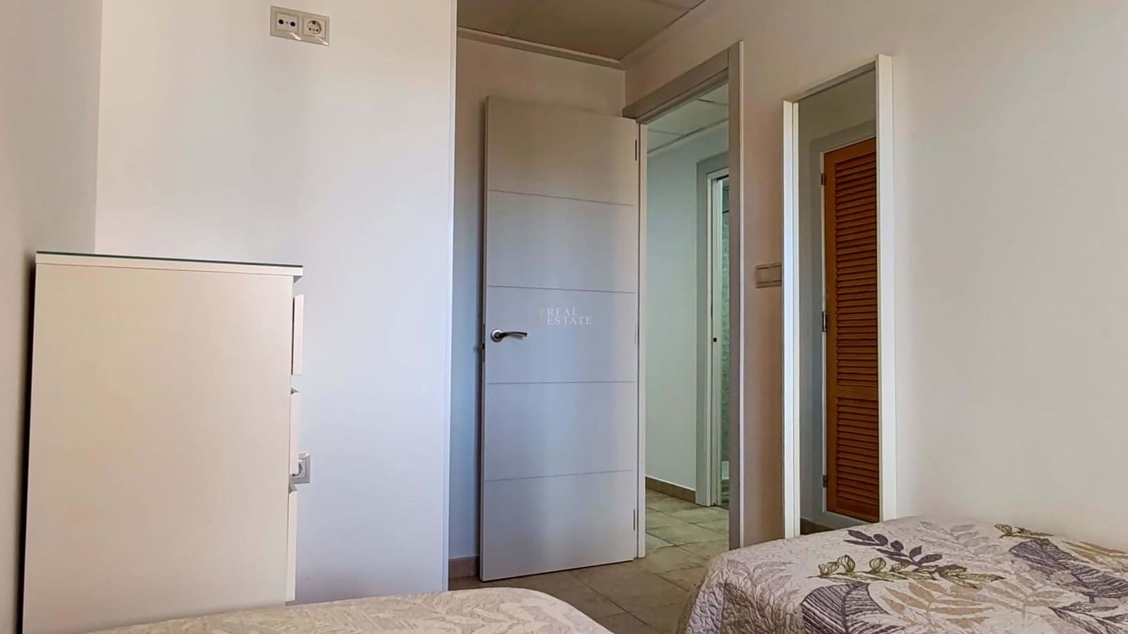 2 slaapkamer Appartement te koop in La Manga del Mar Menor met zwembad garage - € 180.000 (Ref: 9685647)