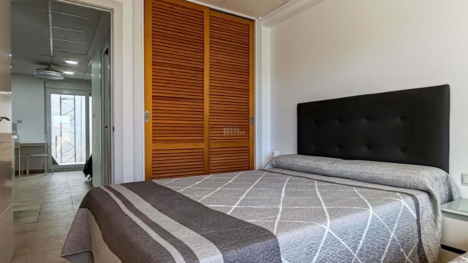 2 slaapkamer Appartement te koop in La Manga del Mar Menor met zwembad garage - € 180.000 (Ref: 9685647)