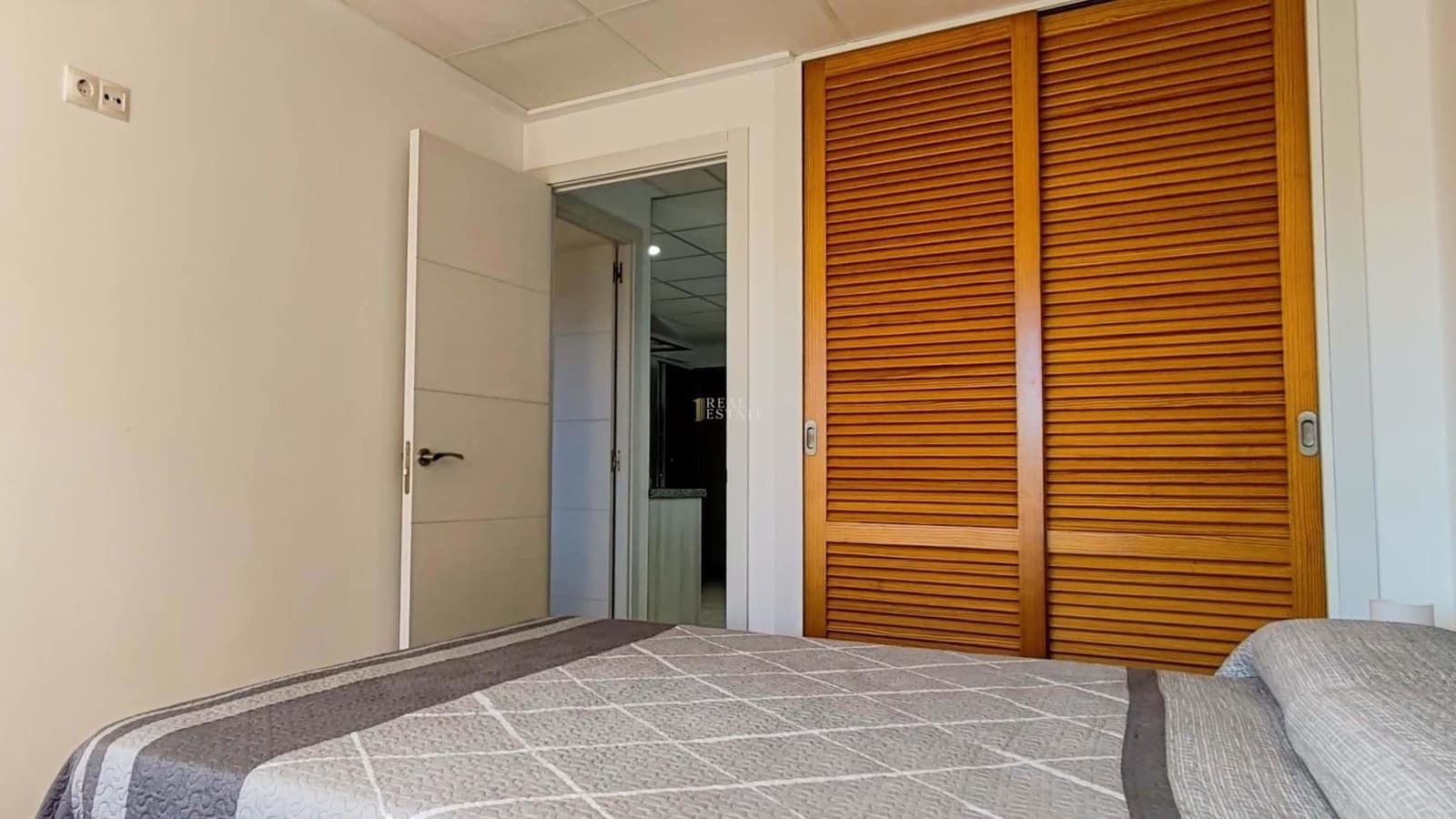 2 slaapkamer Appartement te koop in La Manga del Mar Menor met zwembad garage - € 180.000 (Ref: 9685647)