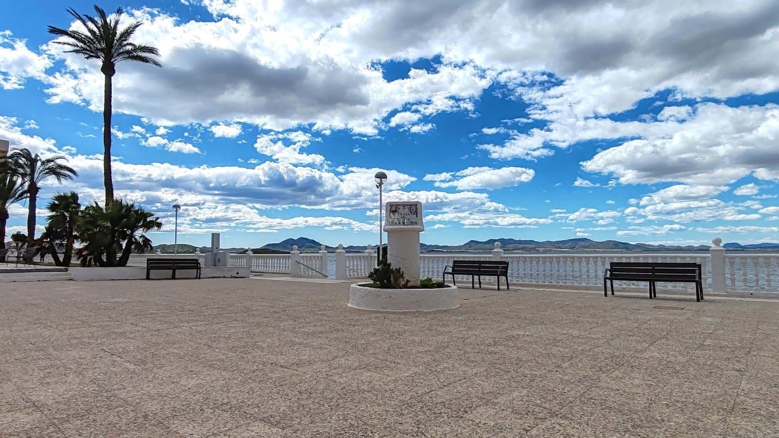 2 slaapkamer Appartement te koop in La Manga del Mar Menor met zwembad garage - € 180.000 (Ref: 9685647)