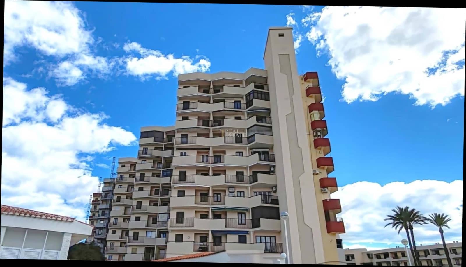 2 slaapkamer Appartement te koop in La Manga del Mar Menor met zwembad garage - € 180.000 (Ref: 9685647)