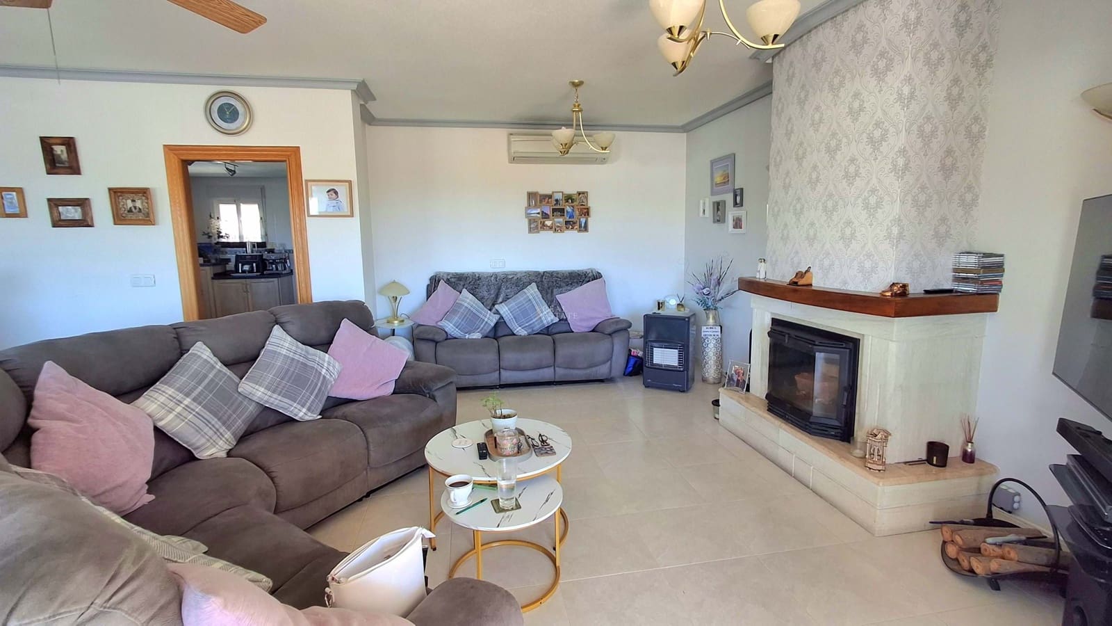 4 bedroom Villa for sale in Busot with pool garage - € 525,000 (Ref: 9685948)