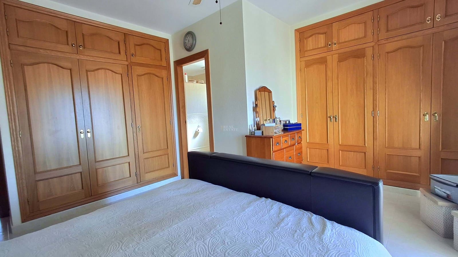 4 bedroom Villa for sale in Busot with pool garage - € 525,000 (Ref: 9685948)