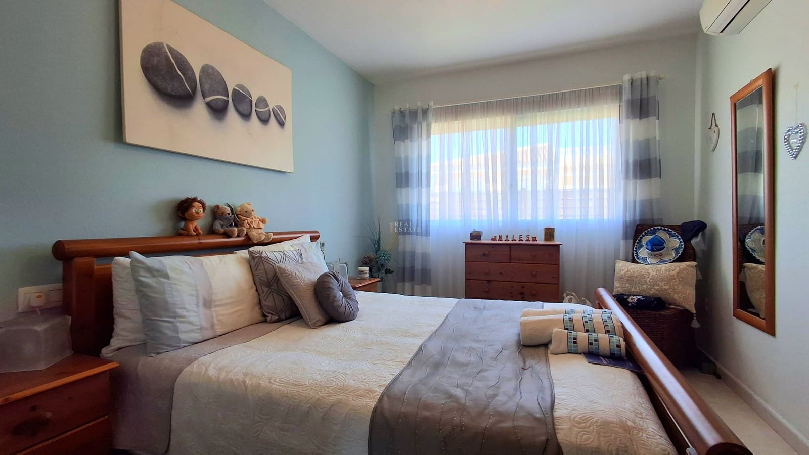 4 bedroom Villa for sale in Busot with pool garage - € 525,000 (Ref: 9685948)