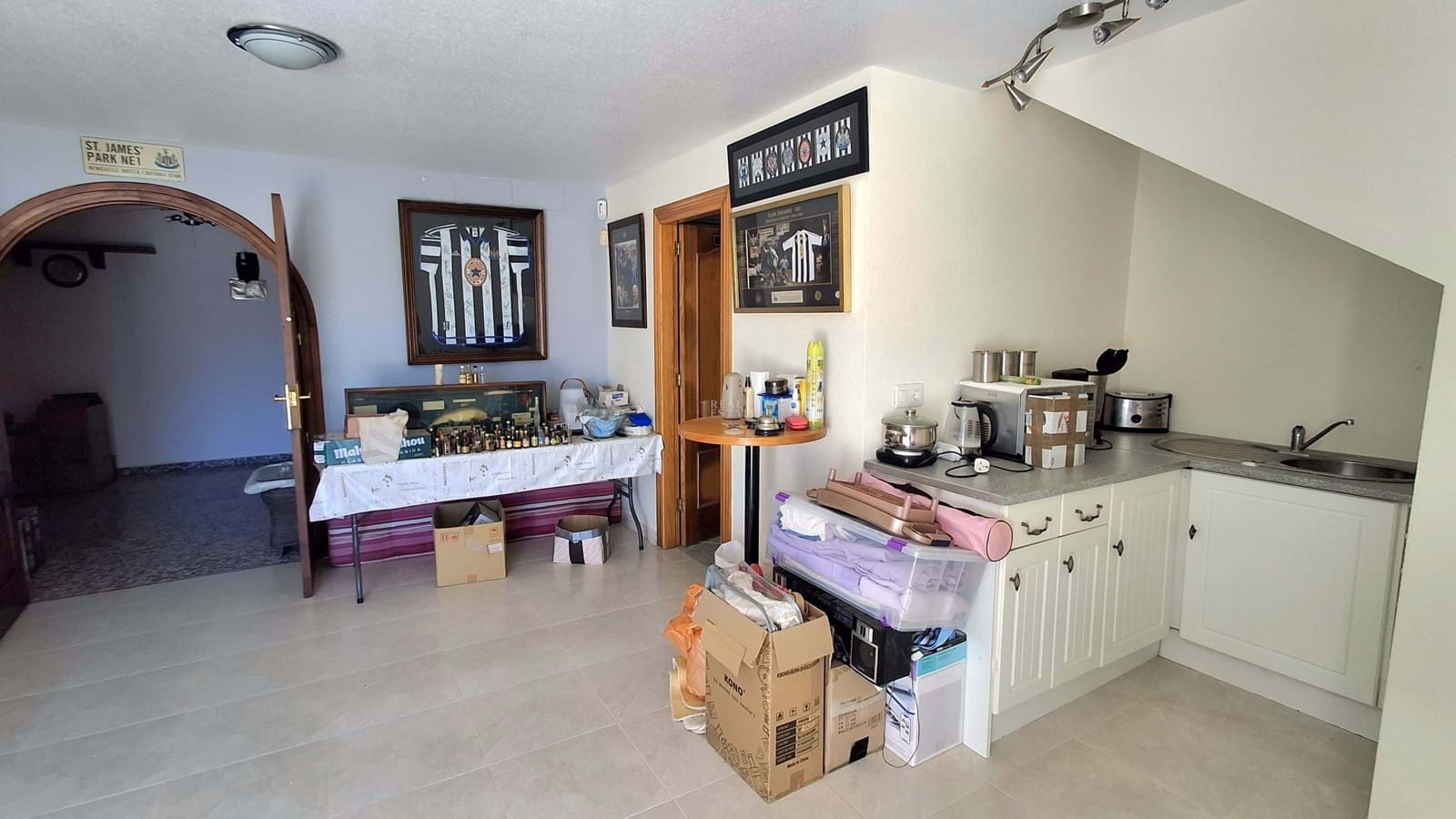 4 bedroom Villa for sale in Busot with pool garage - € 525,000 (Ref: 9685948)